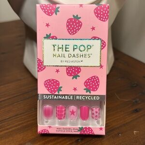 RED ASPEN keep em guessing Kami Nail Dashes Pop On square Short